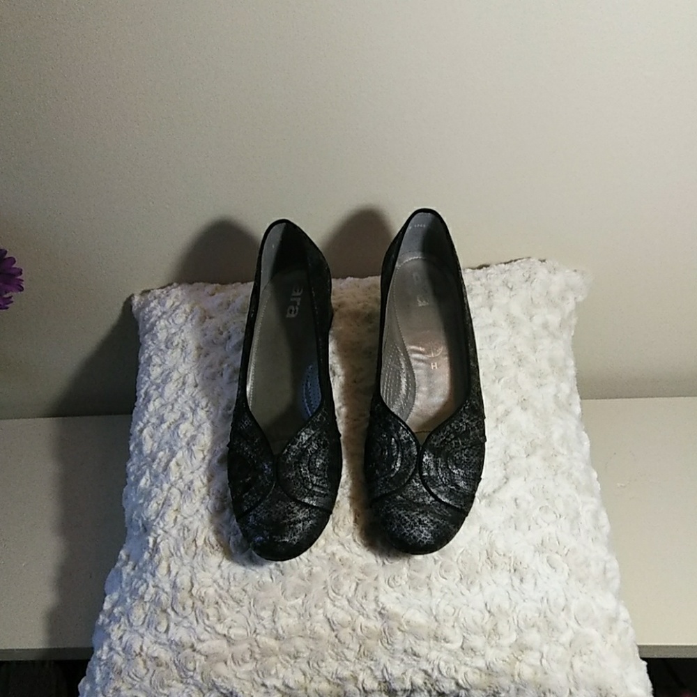 ARA black metallic finish ladies pumps